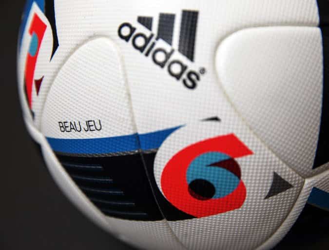 ball close up Official Match Ball Beau Jeu UEFA EURO 2016